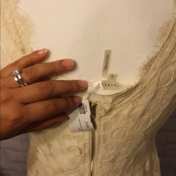 Soleblu Creamy Floral Lace Dress NWT - Picture 4 of 6